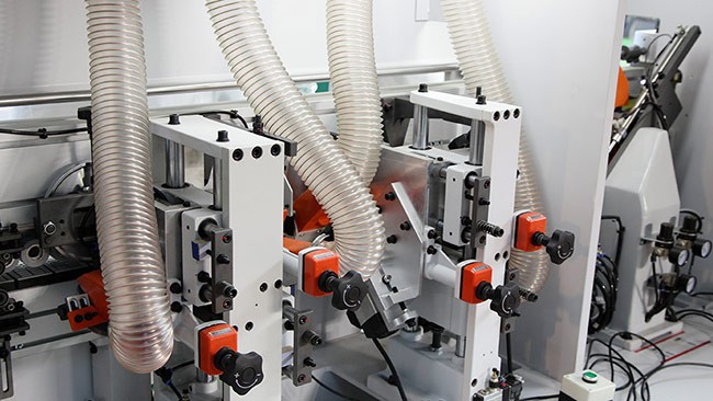 五金機械行業(yè)5軸零件加工客戶合作案例